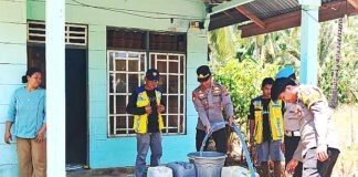 Krisis Air Semakin Menjadi, Polsek dan BWS Salurkan 12 Ribu Liter Air Bersih